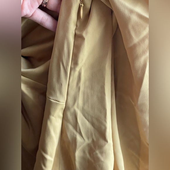 NWOT Sanctuary Satin Gold Blouse with Twist Front - Picture 7 of 9